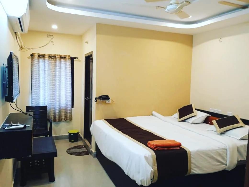 The Royal Inn Visakhapatnam Eksteriør bilde